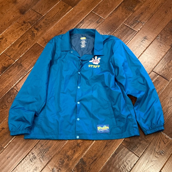 CultureFly Other - SpongeBob SquarePants Glove World Staff Lightweight Jacket Size XL USED